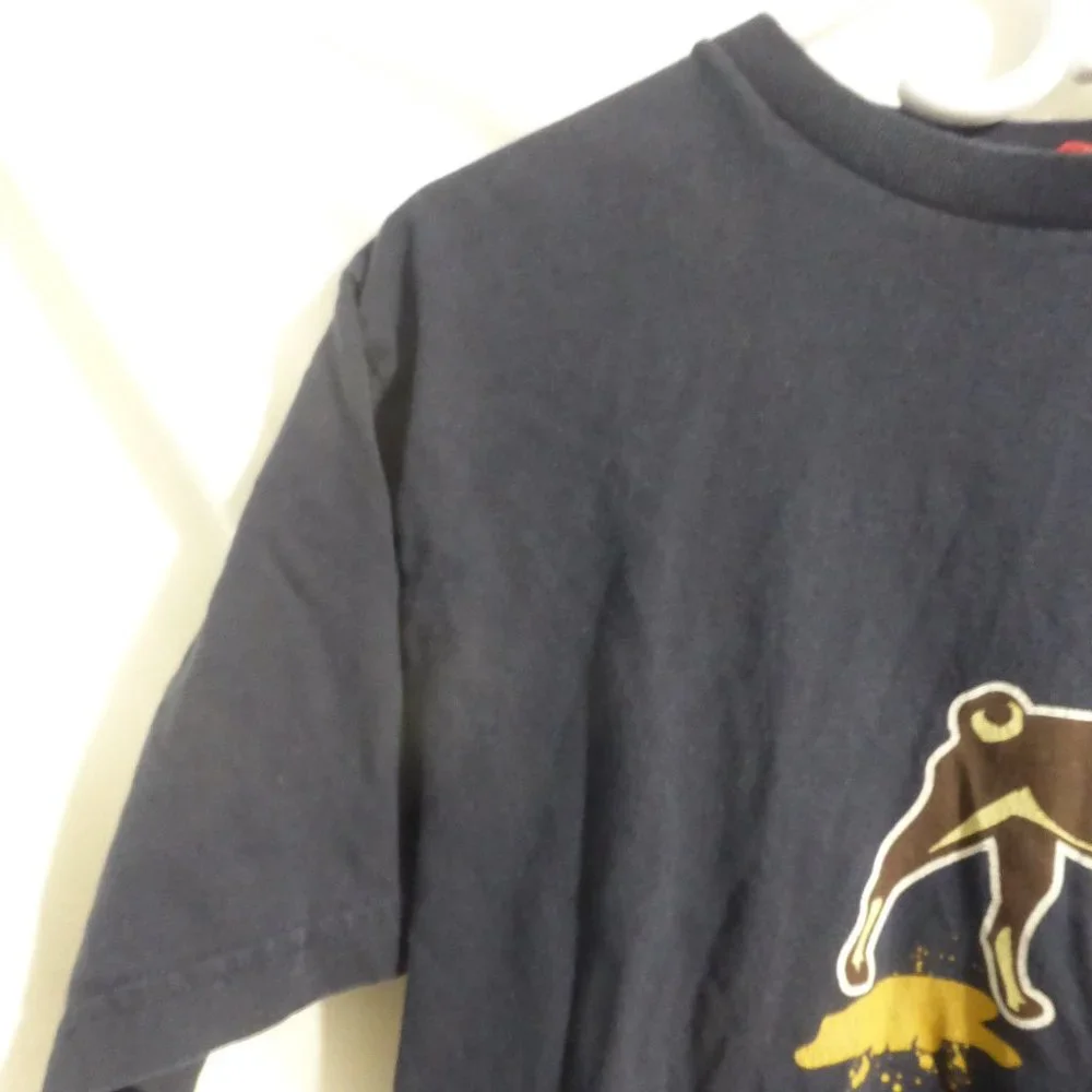 AIRWALK, short sleeve t-shirt, navy with design on front and print on back, EUC - Picture 4 of 11